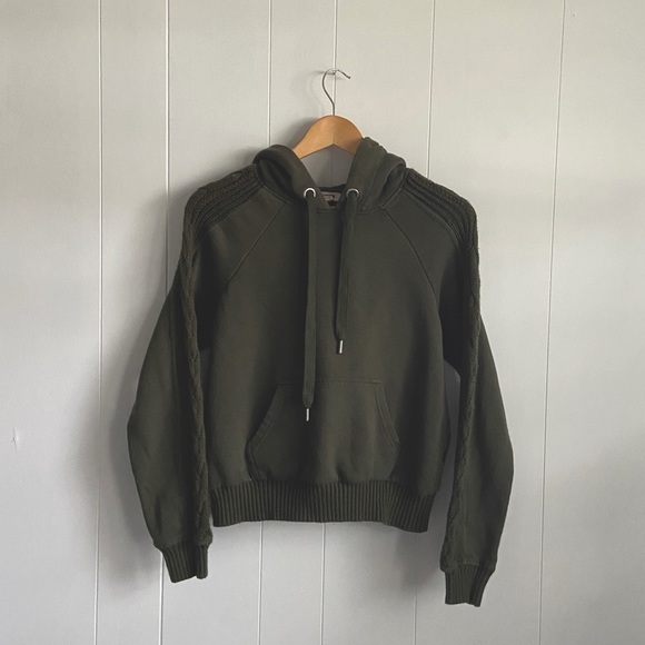 Army green hoodie, hardly worn in good condition - Picture 1 of 3